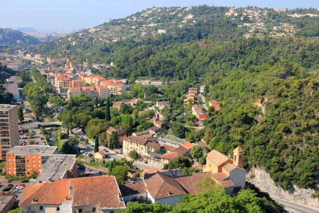 village ville eglise clocher metropole